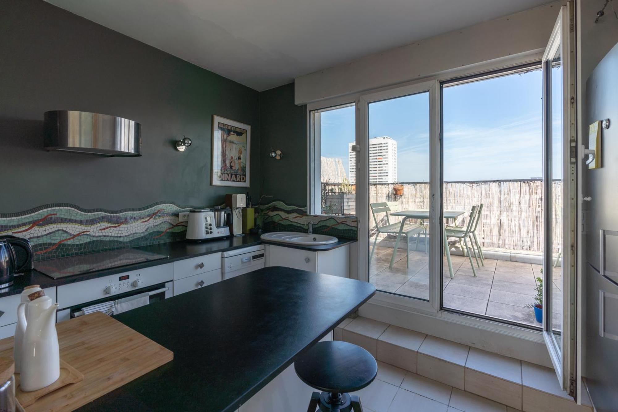 Breathtaking 2bd Roof-top Patio 19e! Appartement